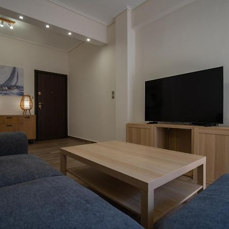 Max Blue Apartment, A Stay Like No Other Piraeus Exterior photo