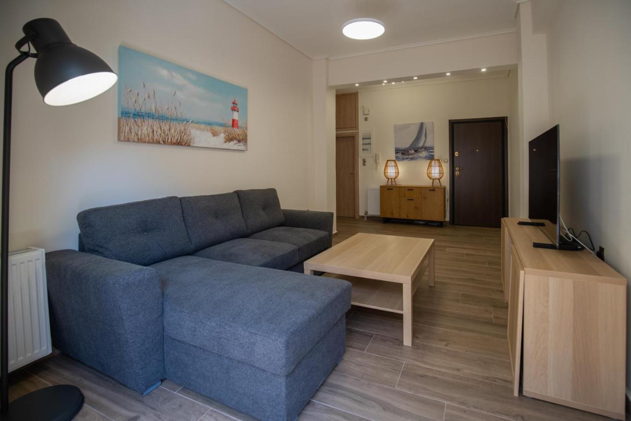 Max Blue Apartment, A Stay Like No Other Piraeus Exterior photo